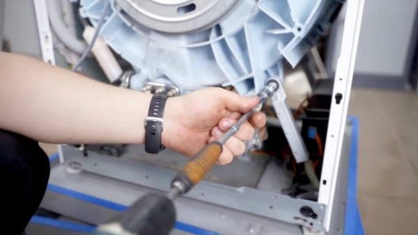 Срочный ремонт холодильников морозильников.